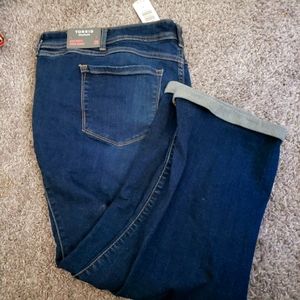 Torrid crop skinny jeans size 28